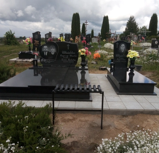 Памятник двойной 128